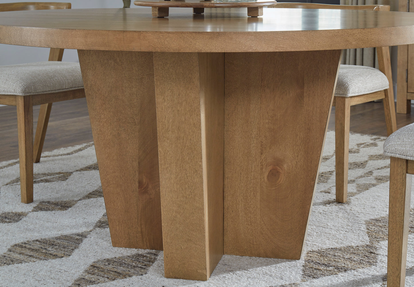 Kristiland Dinning table set (Table+ 4 chairs)
