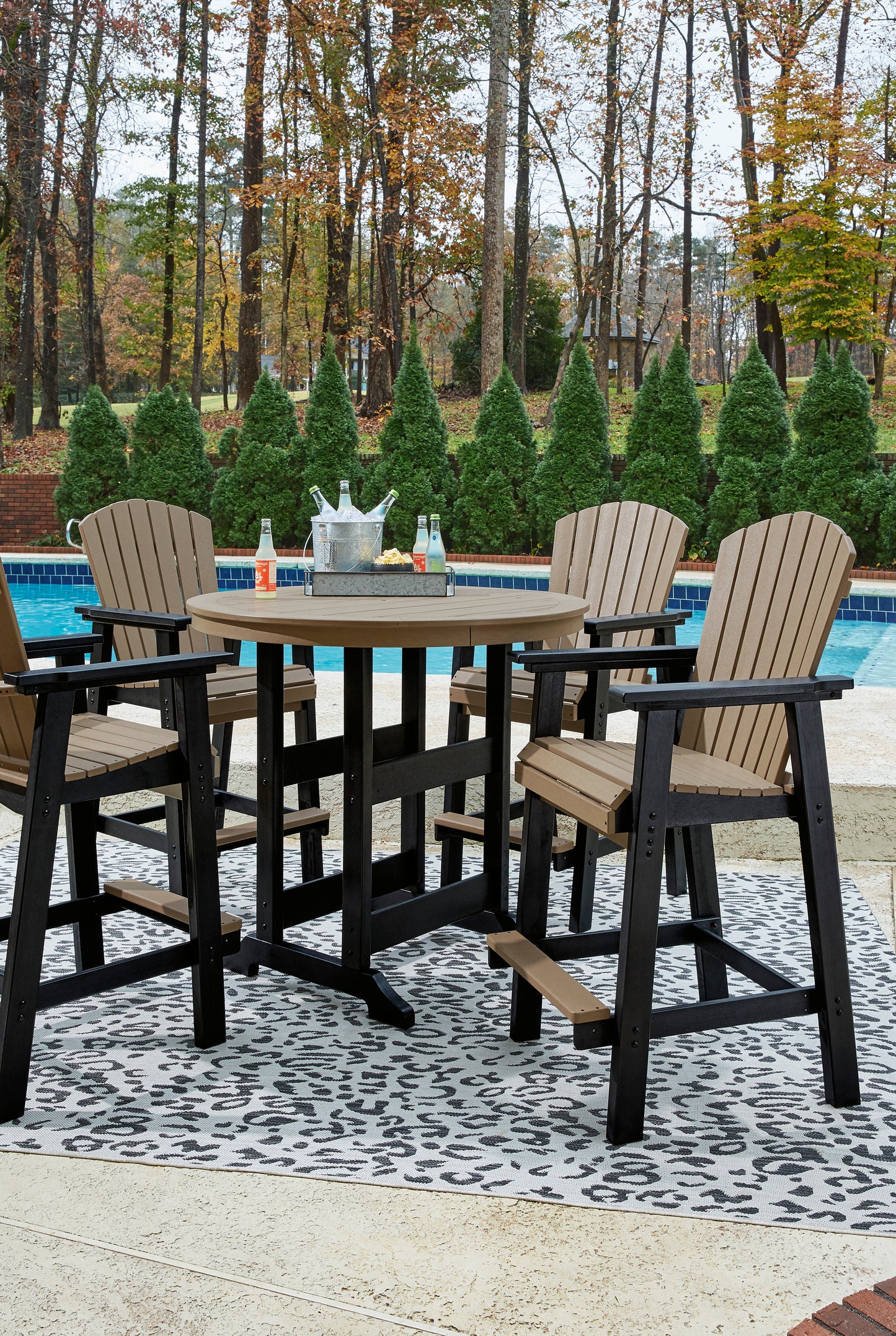 Fairen Trail Round Bar Table With Umb Opt