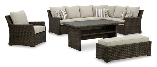 Brook Ranch Outdoor Sectional Sofa Set With Table