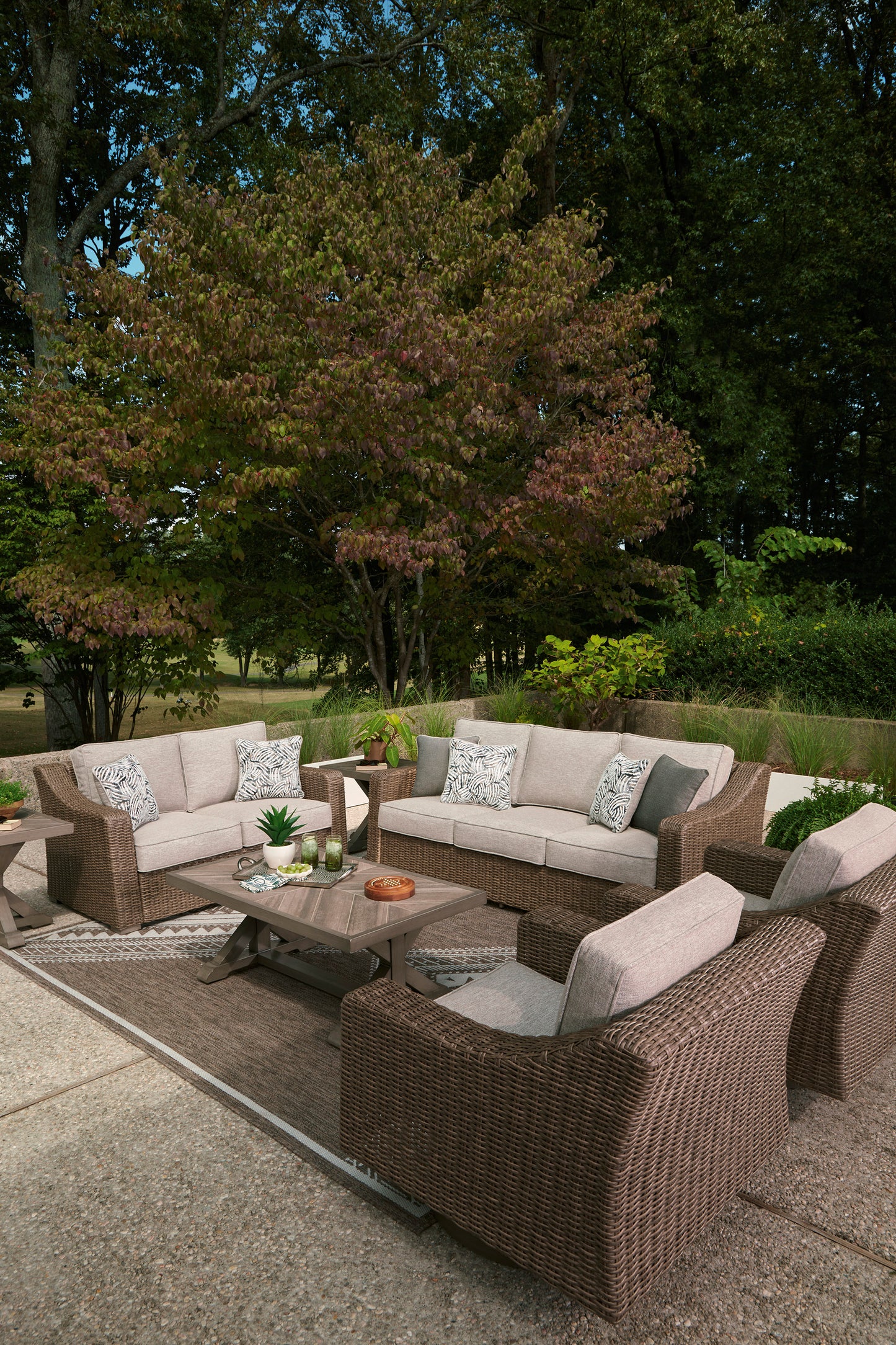 Revare Beach Sofa With Cushion