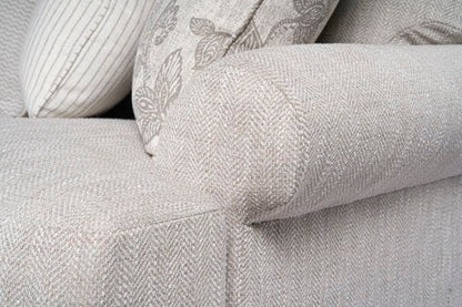 Velerani Chair