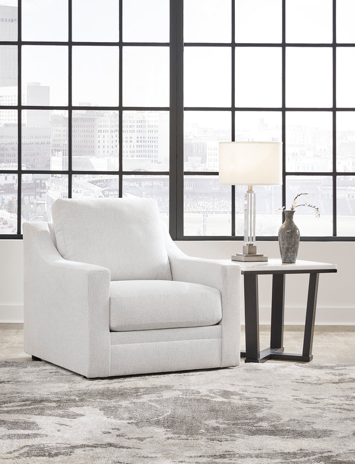 Maitelynn  Chair