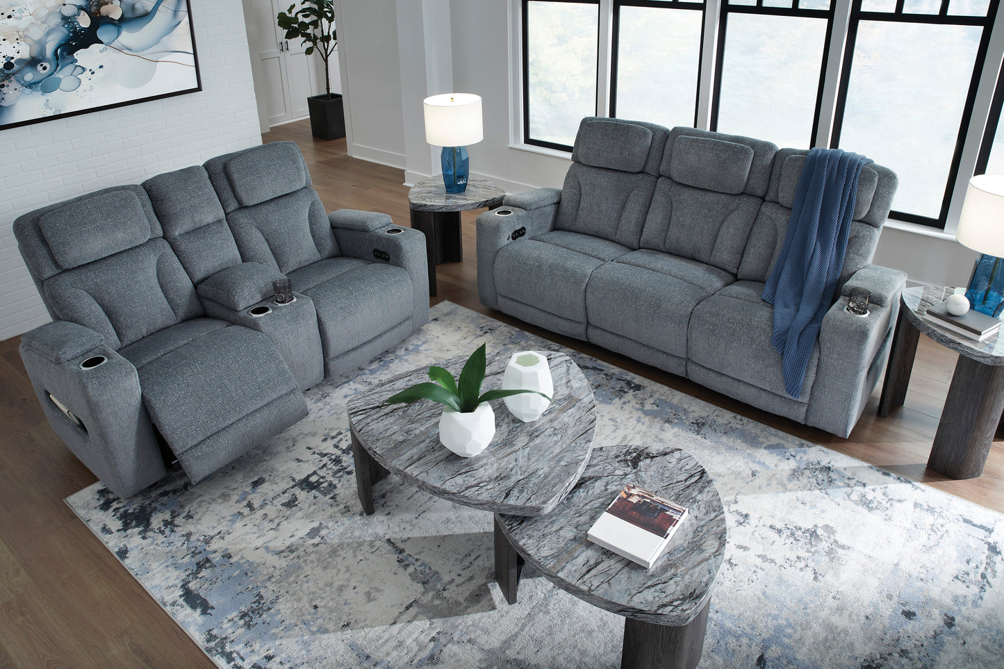 Forest Lake Loveseat With Console With Headrest