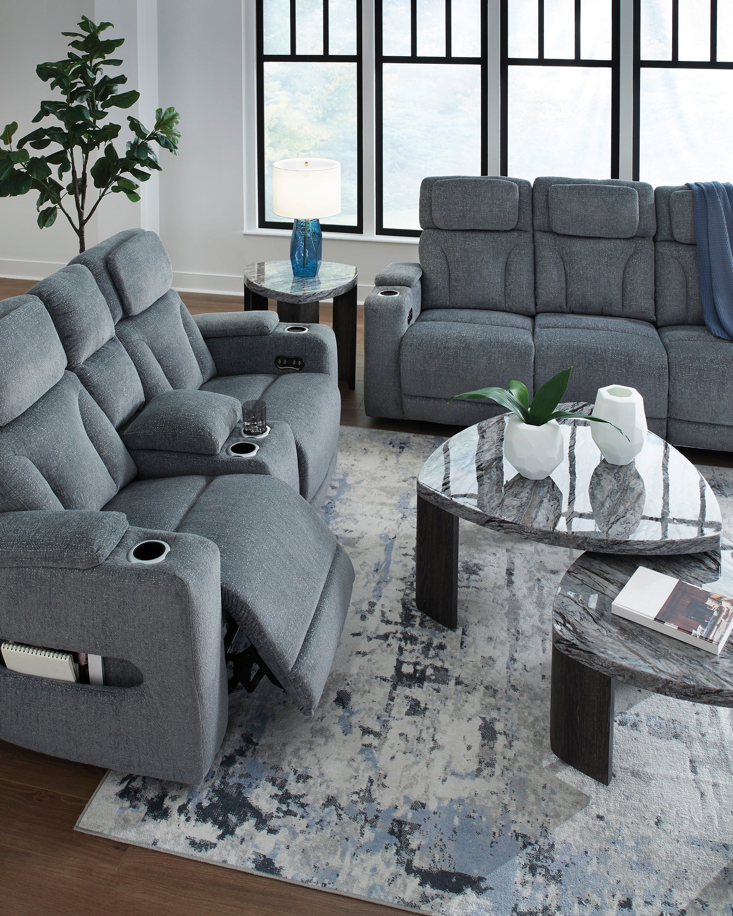 Forest Lake Loveseat With Console With Headrest