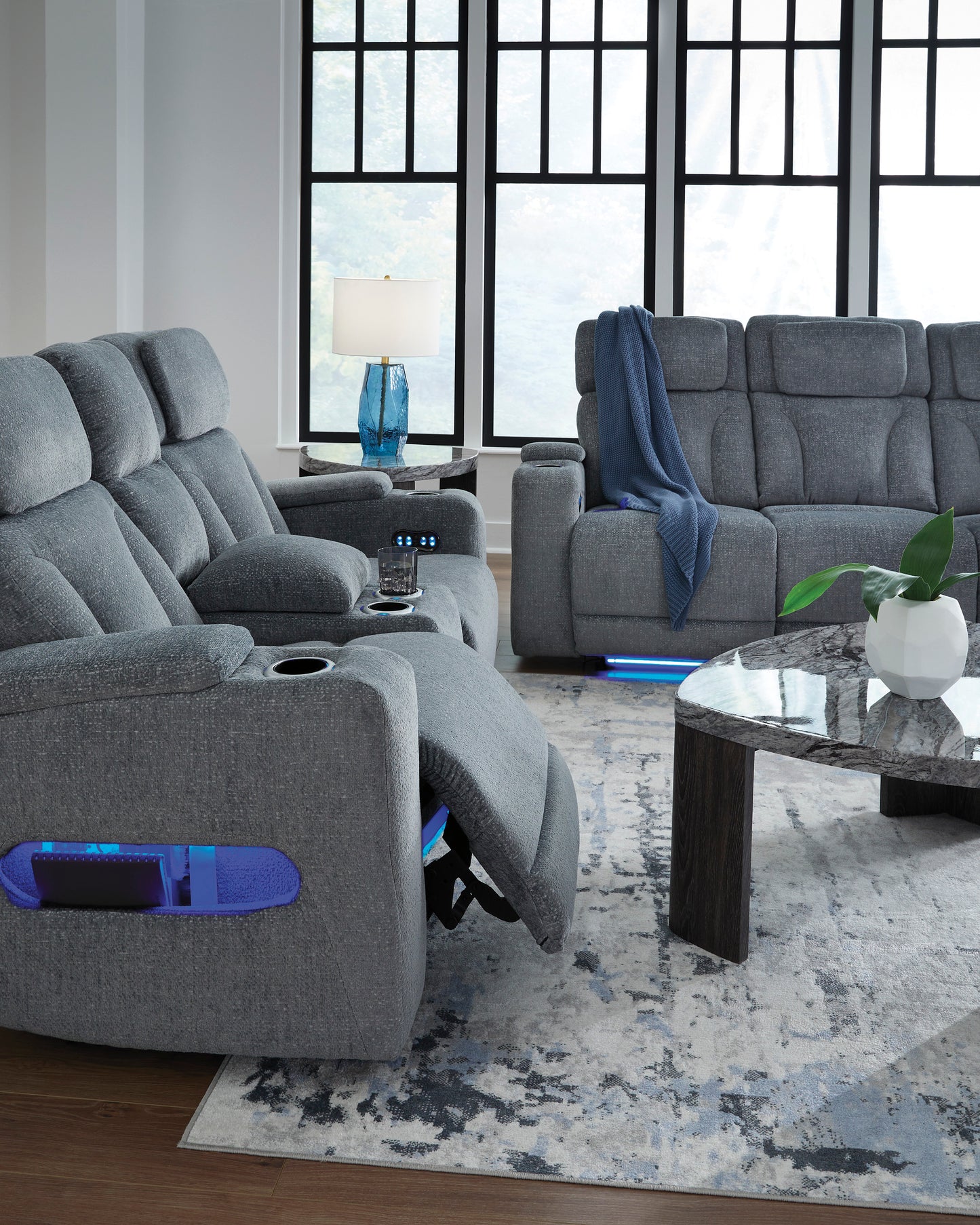 Forest Lake Loveseat With Console With Headrest