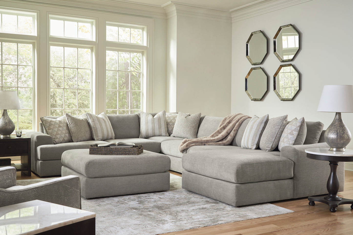 Avaliyah 6 piece sectional Sofa Set