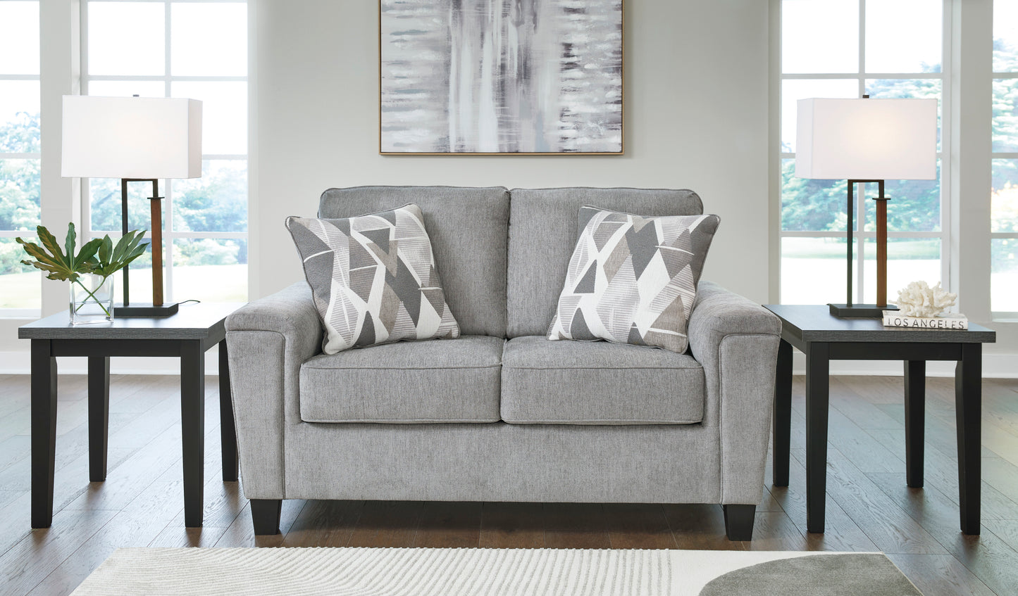 Leeshan Loveseat