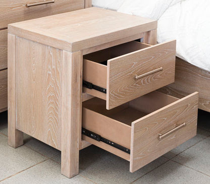 Yalinton King 2 Nightstand