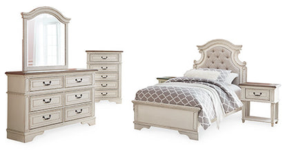 Realyn Chest of Drawer