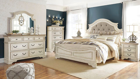 Realyn Chest of Drawer