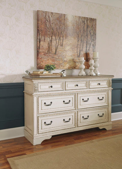 Realyn Bedroom set