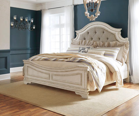 Realyn King Bed