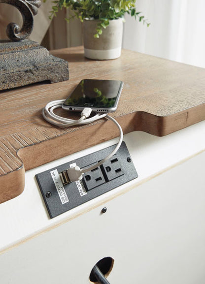Realyn Bedroom set