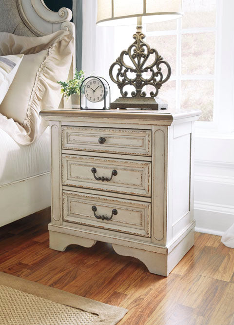 Realyn 2 Nightstand