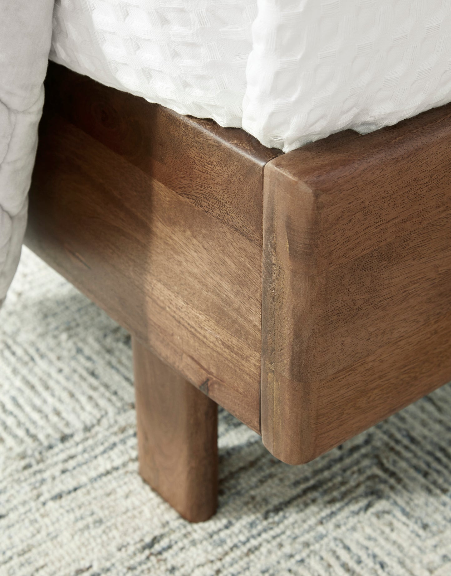 Isanti King Panel Bed