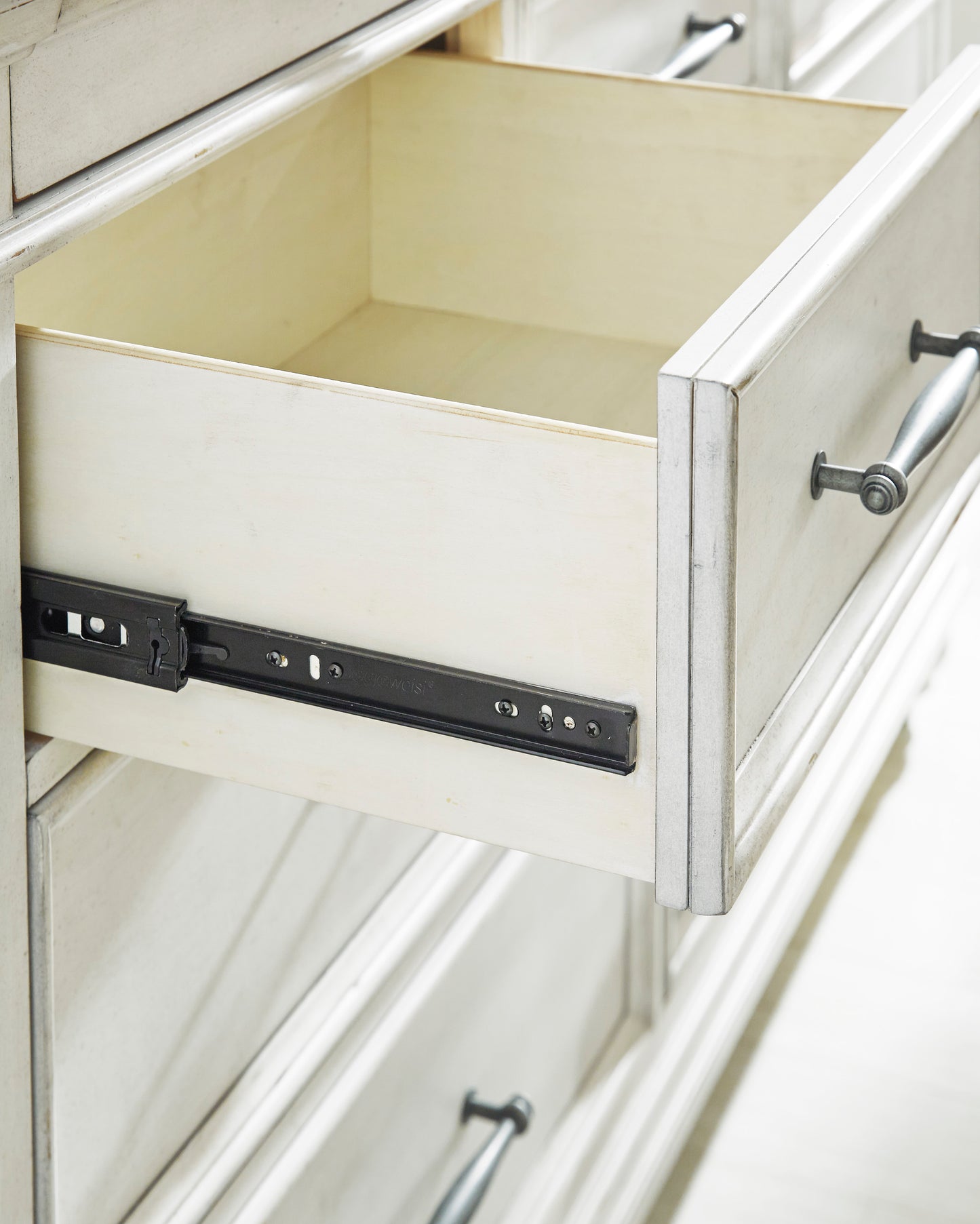 Londenbay Bedroom set