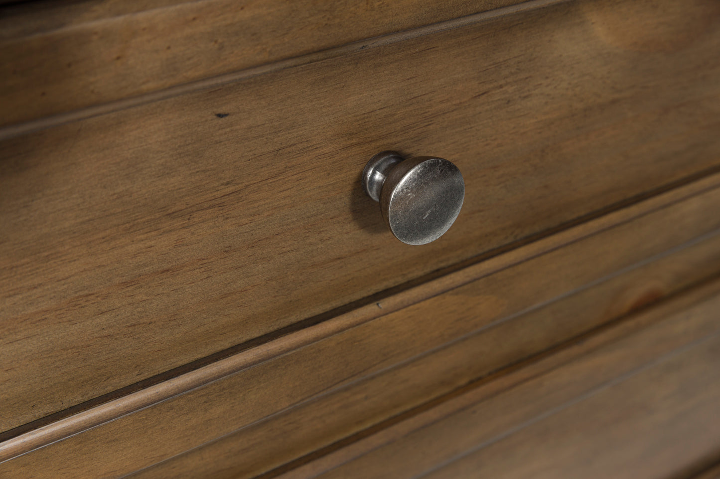 Vandenmore Bedroom set