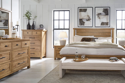 Kristiland King Panel Bed