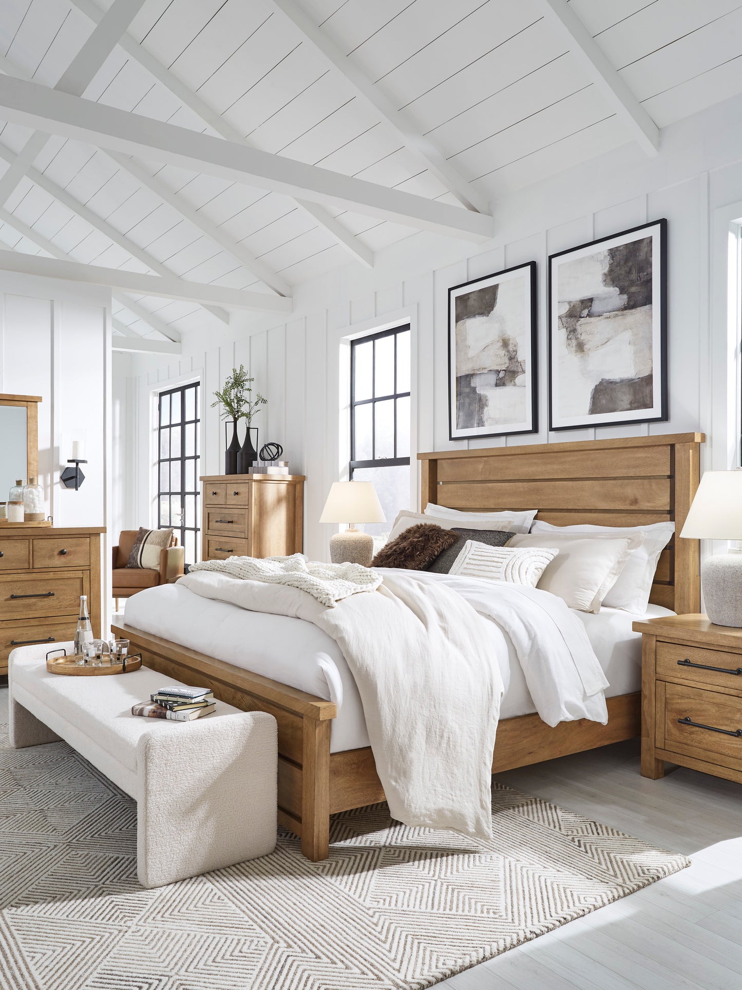 Kristiland King Panel Bed