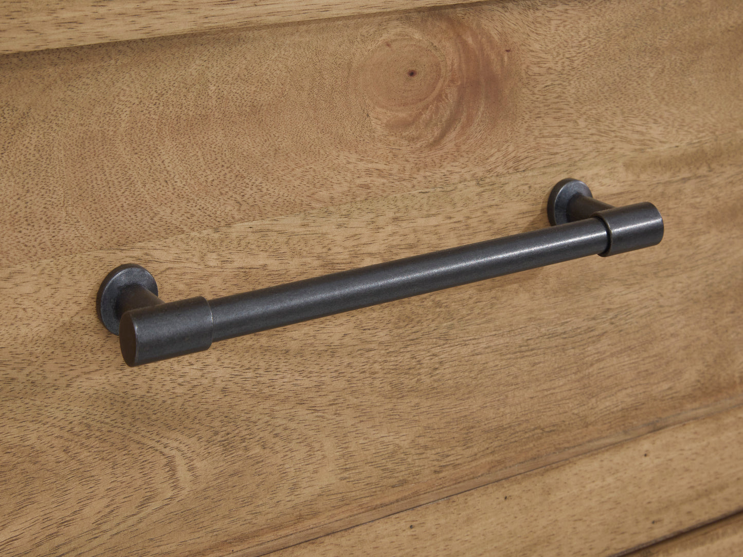 Kristiland Bedroom Set