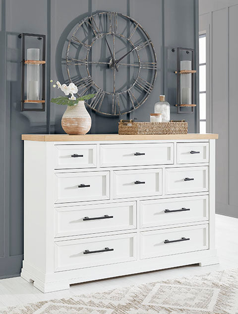 Ashbryn Bedroom set
