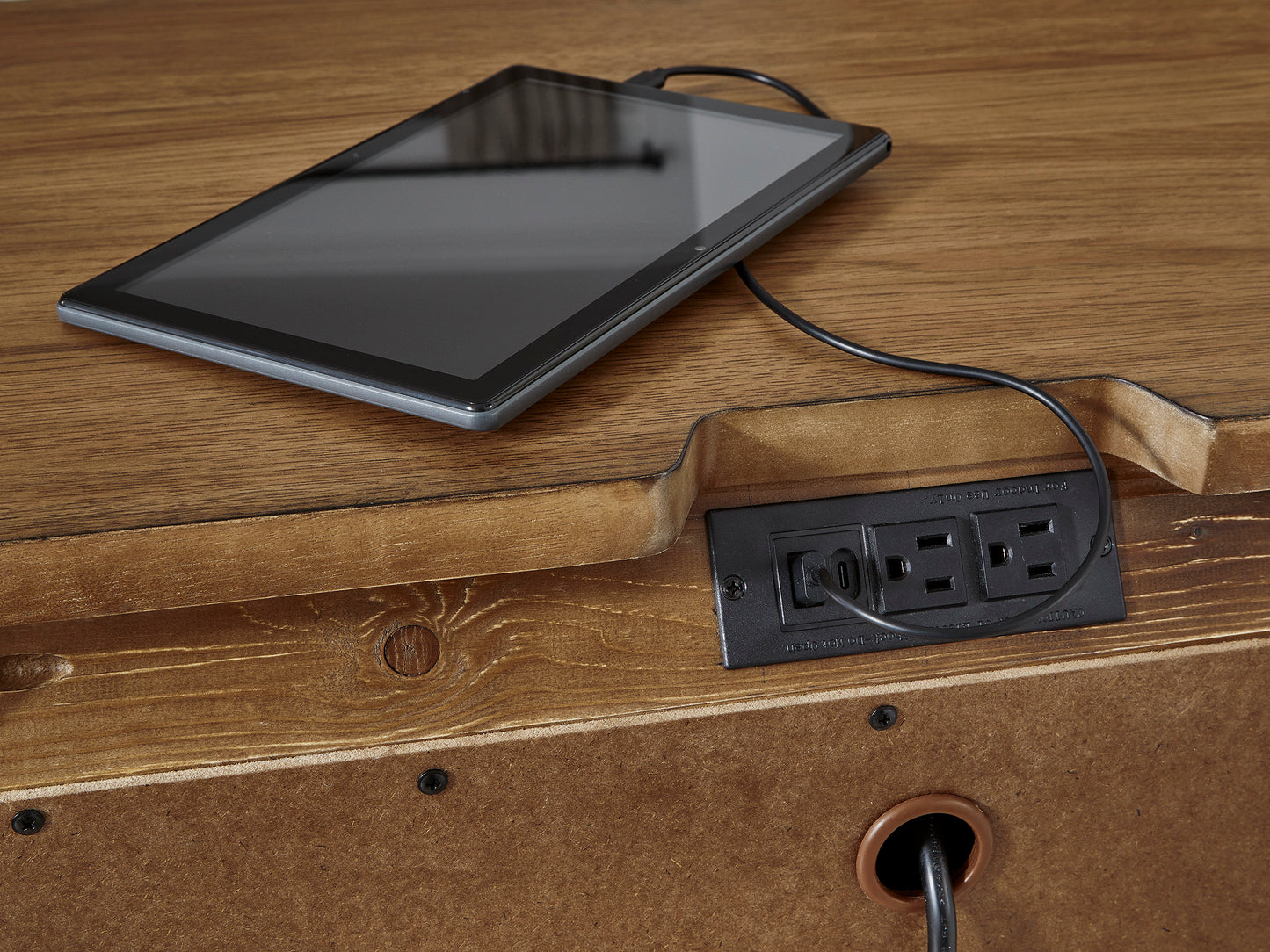 Sharlance Bedroom Set (Bed+2 Nightstands)