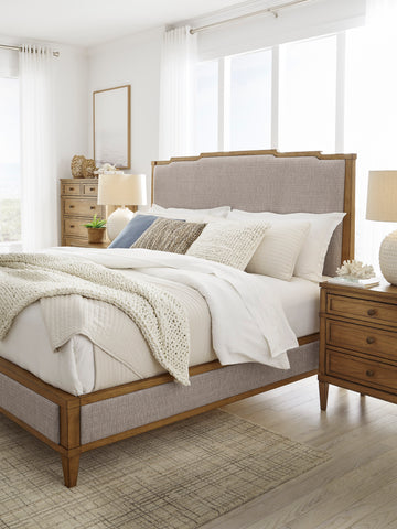Sharlance Bedroom Set (Bed+2 Nightstands)