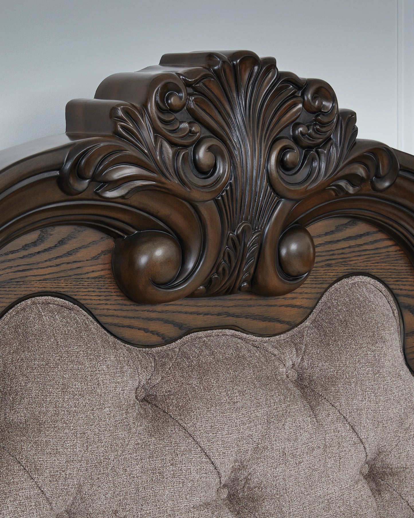 Maylee KING UPHOLSTERED BED