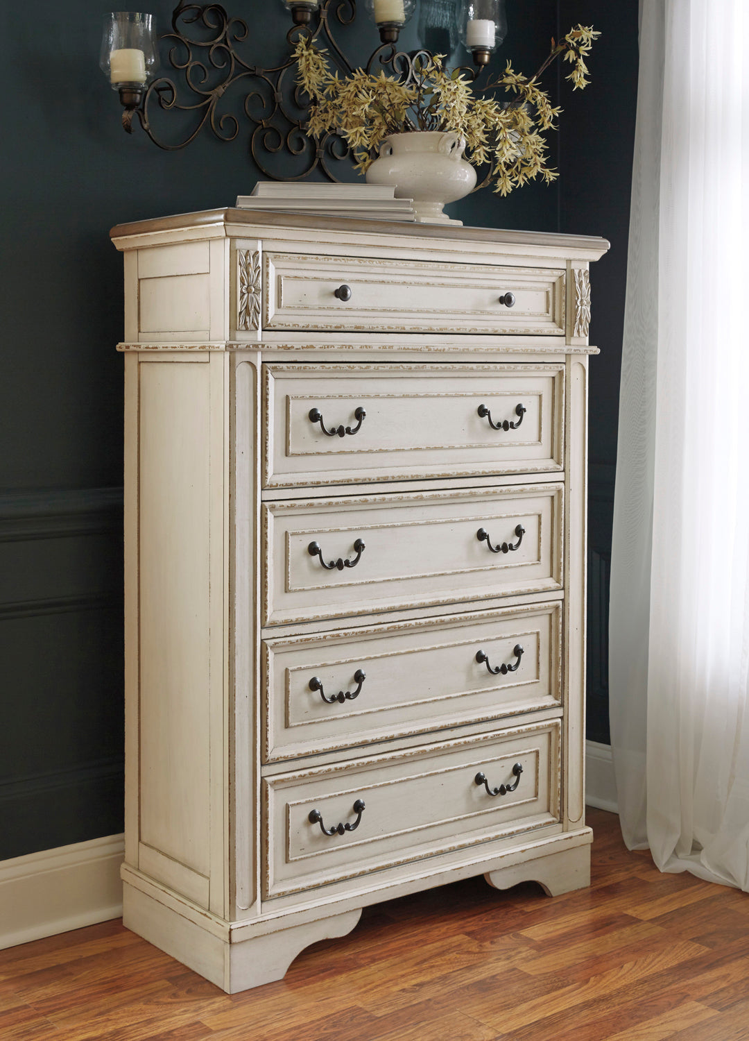 Realyn Chest of Drawer