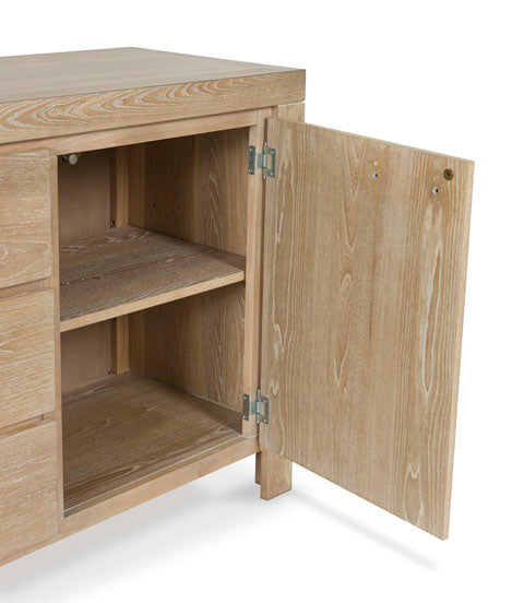 Yalinton Dining Room Server