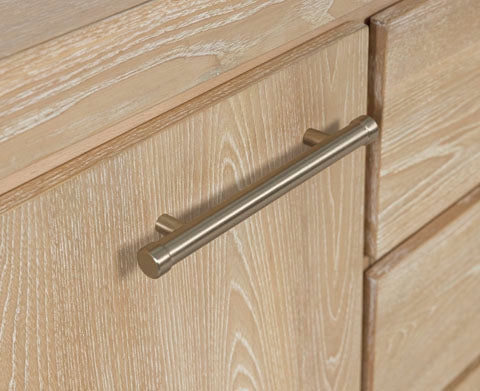 Yalinton Dining Room Server