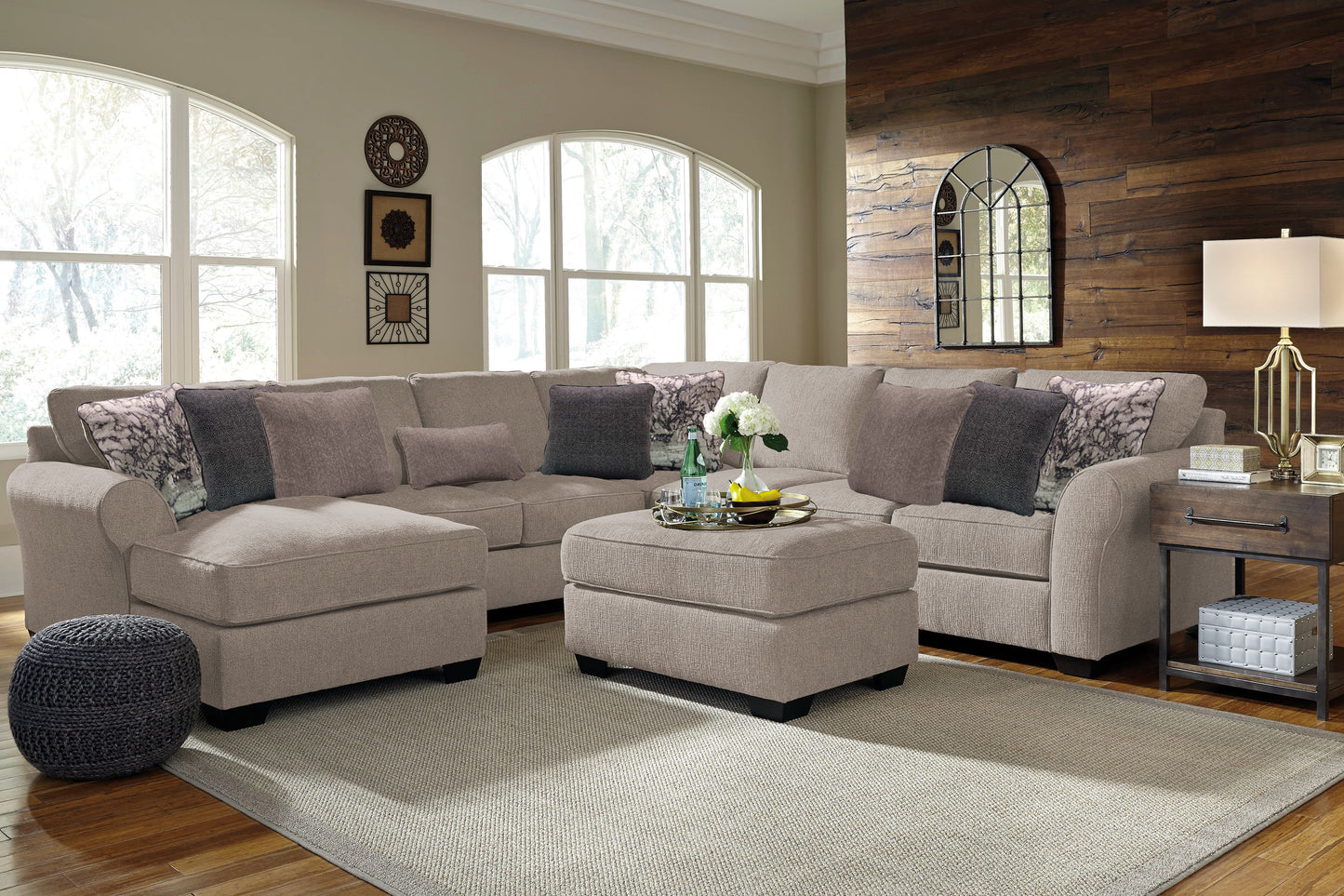 Pantomine Sectional Sofa Set