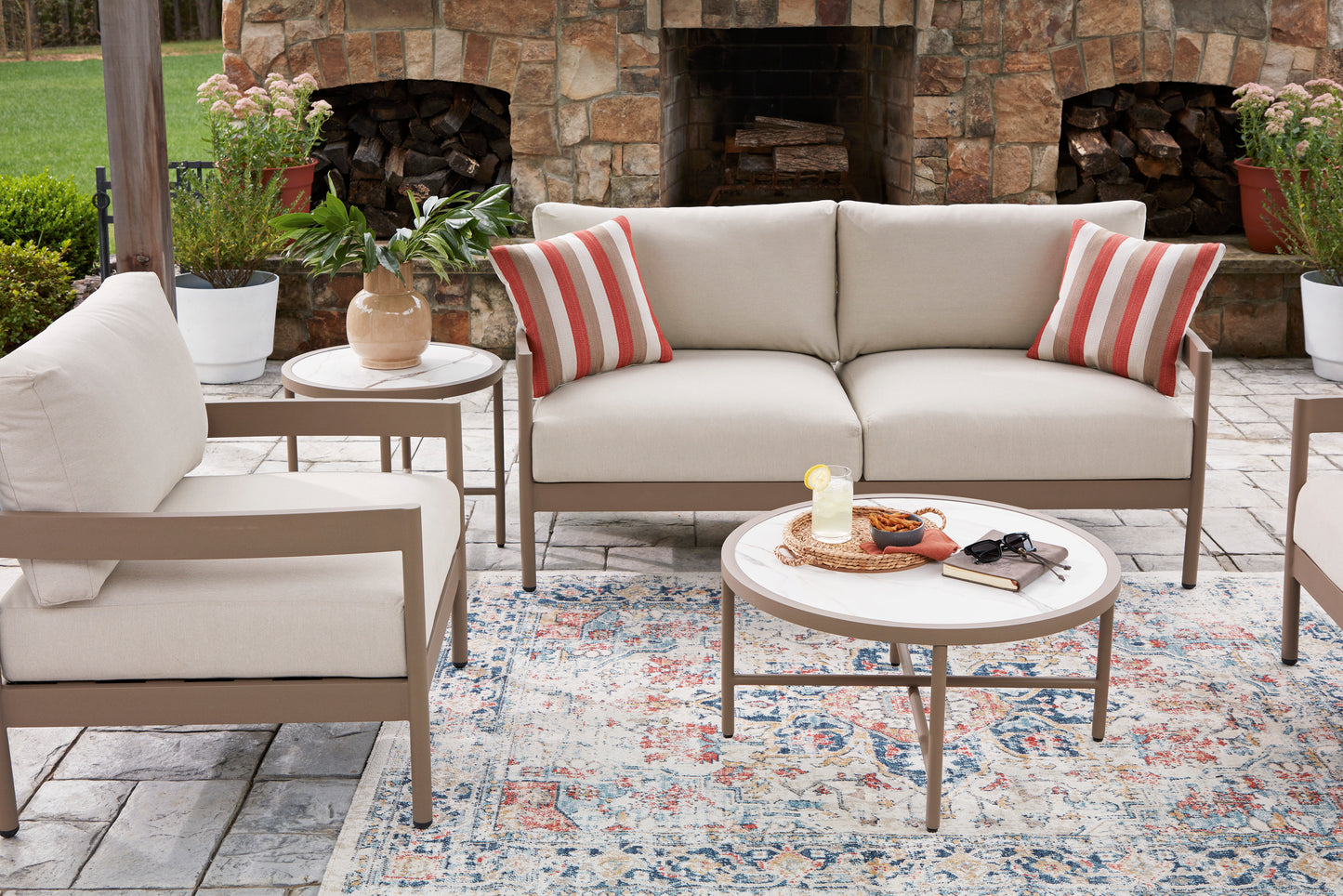 Big Creek Cove Love/Chairs/Tables Set