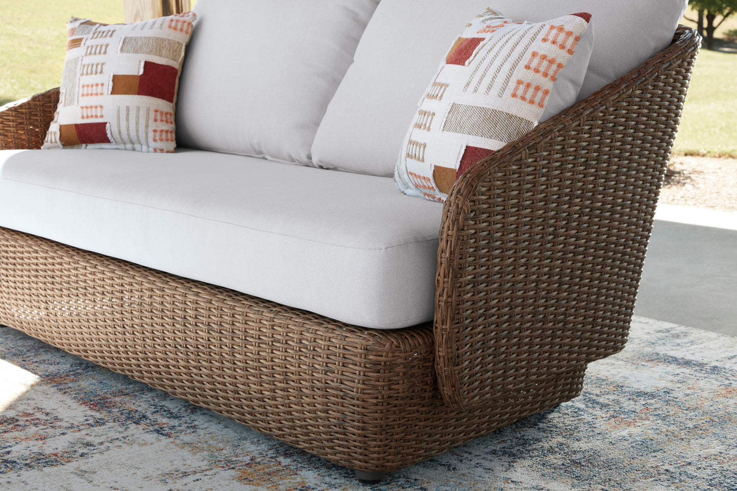 Revare Beach Outdoor Sofa Set With Cocktail Table