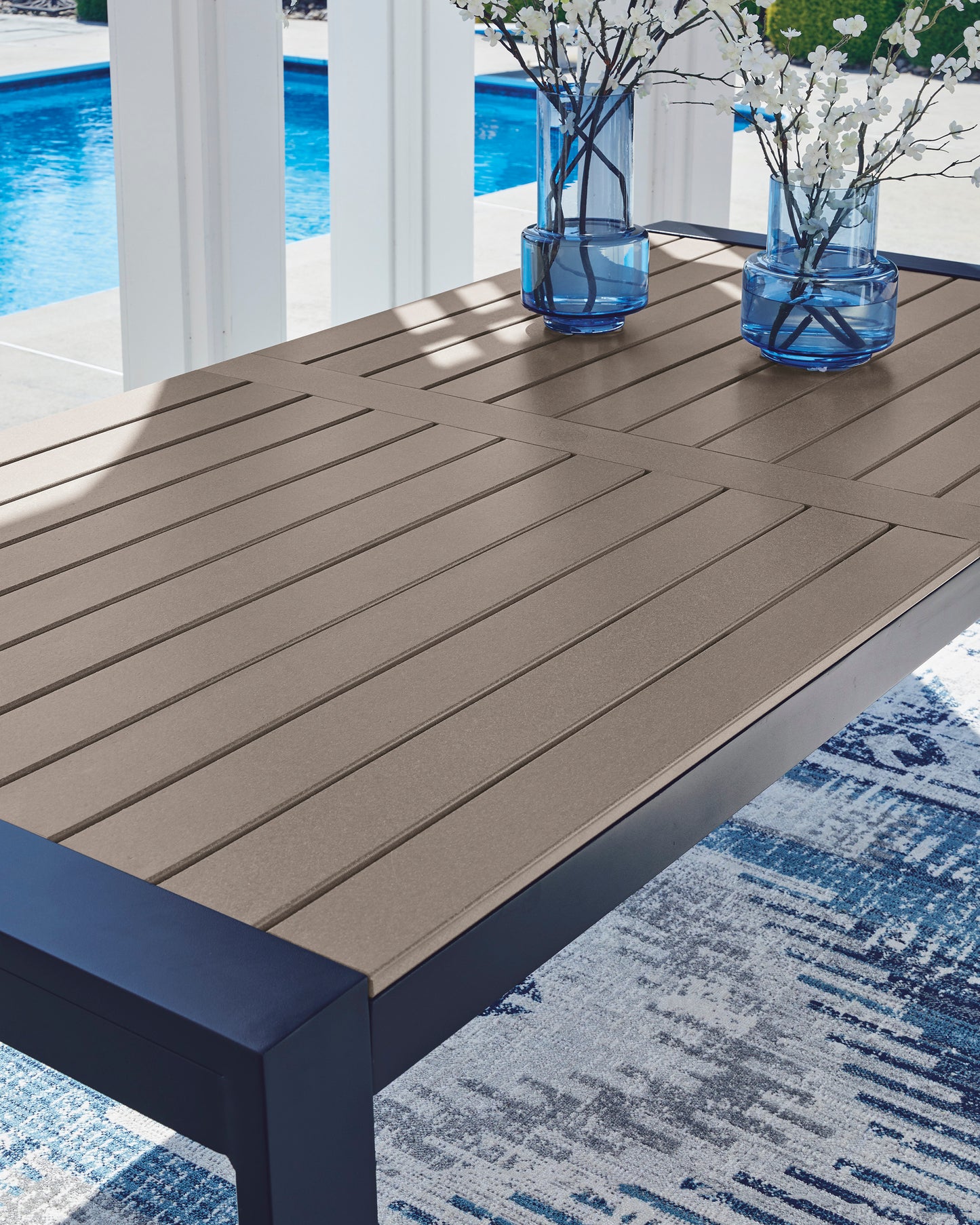 Mabry Shores Rect Dining Table With Umb Opt