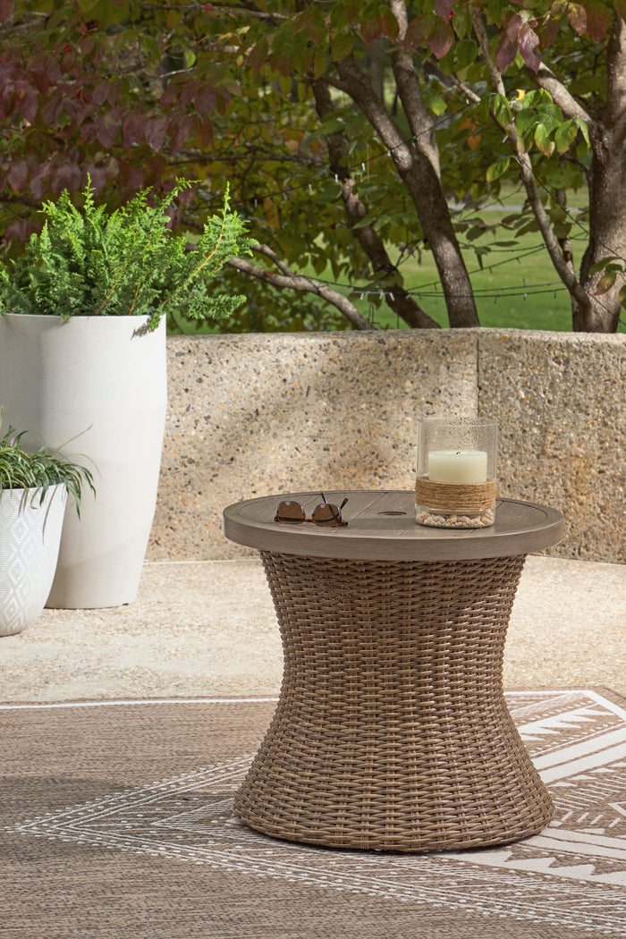Revare Beach Round End Table With Umb Opt