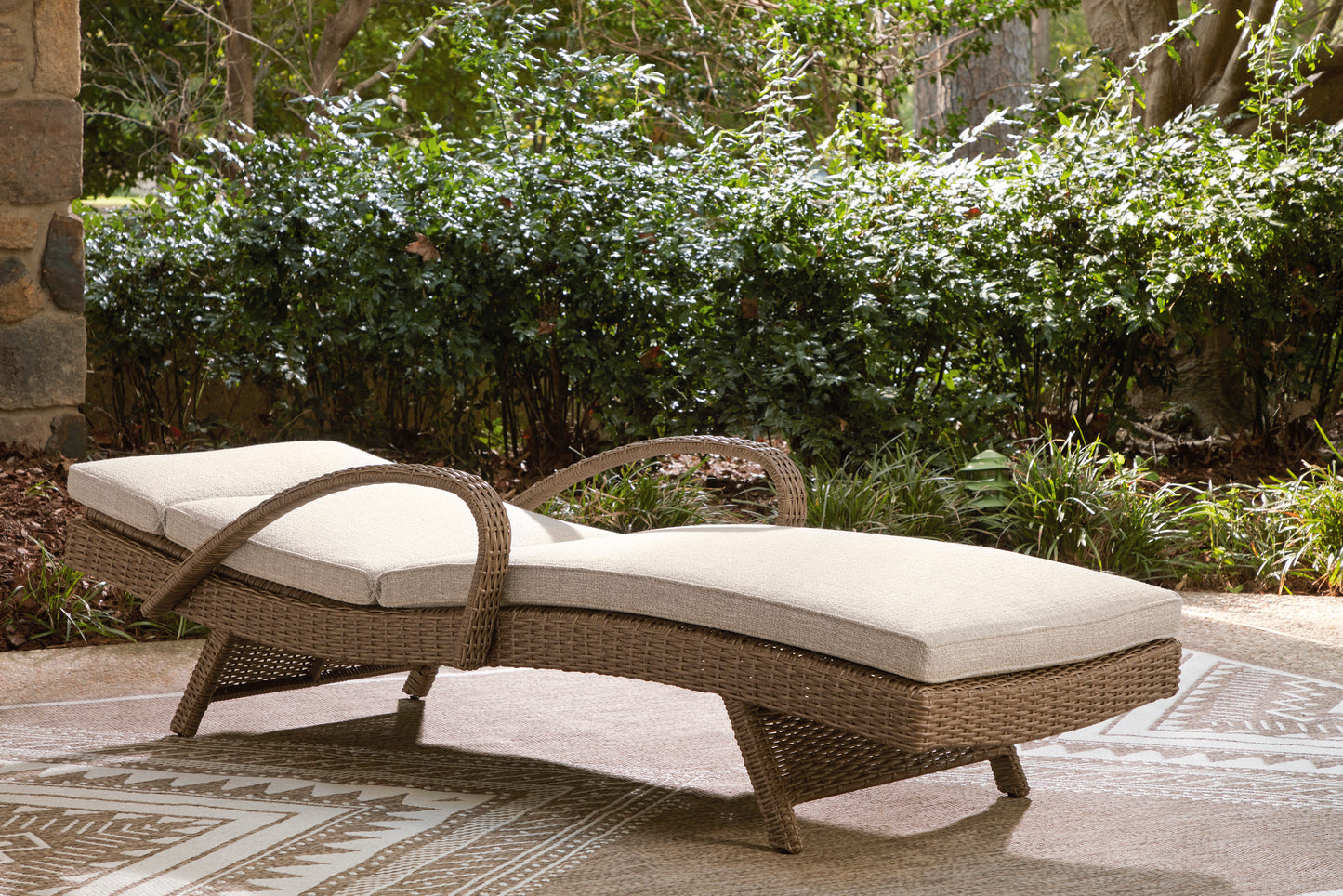 Revare Beach Chaise Lounge With Cushion