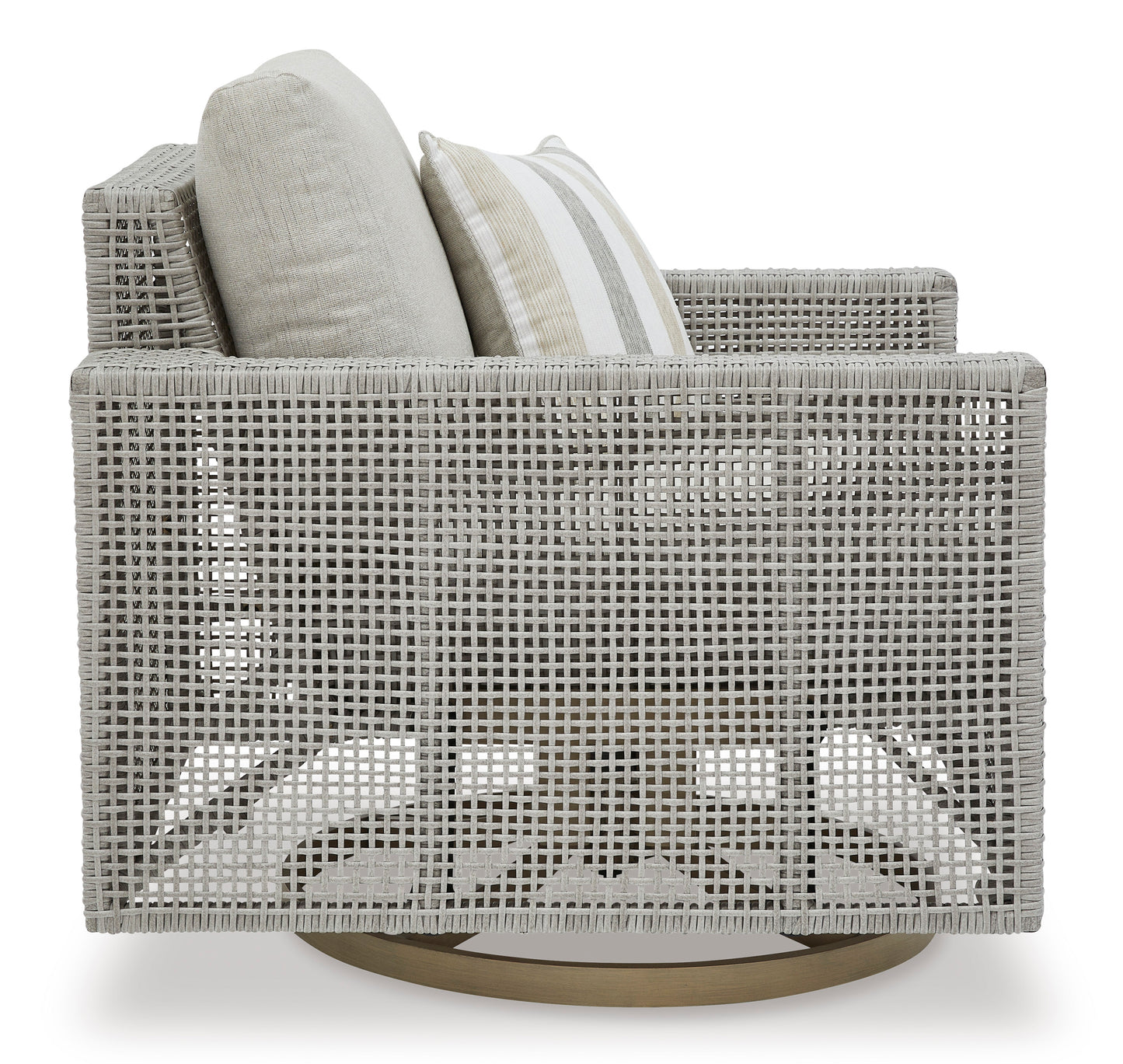 Seton Creek Swivel Lounge With Cushion