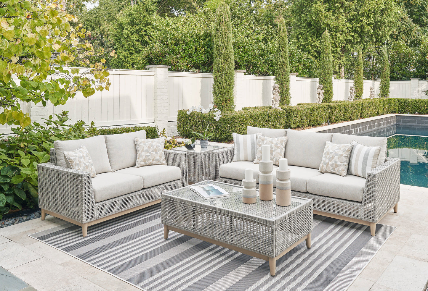 Seton Creek Sofa With Cushion