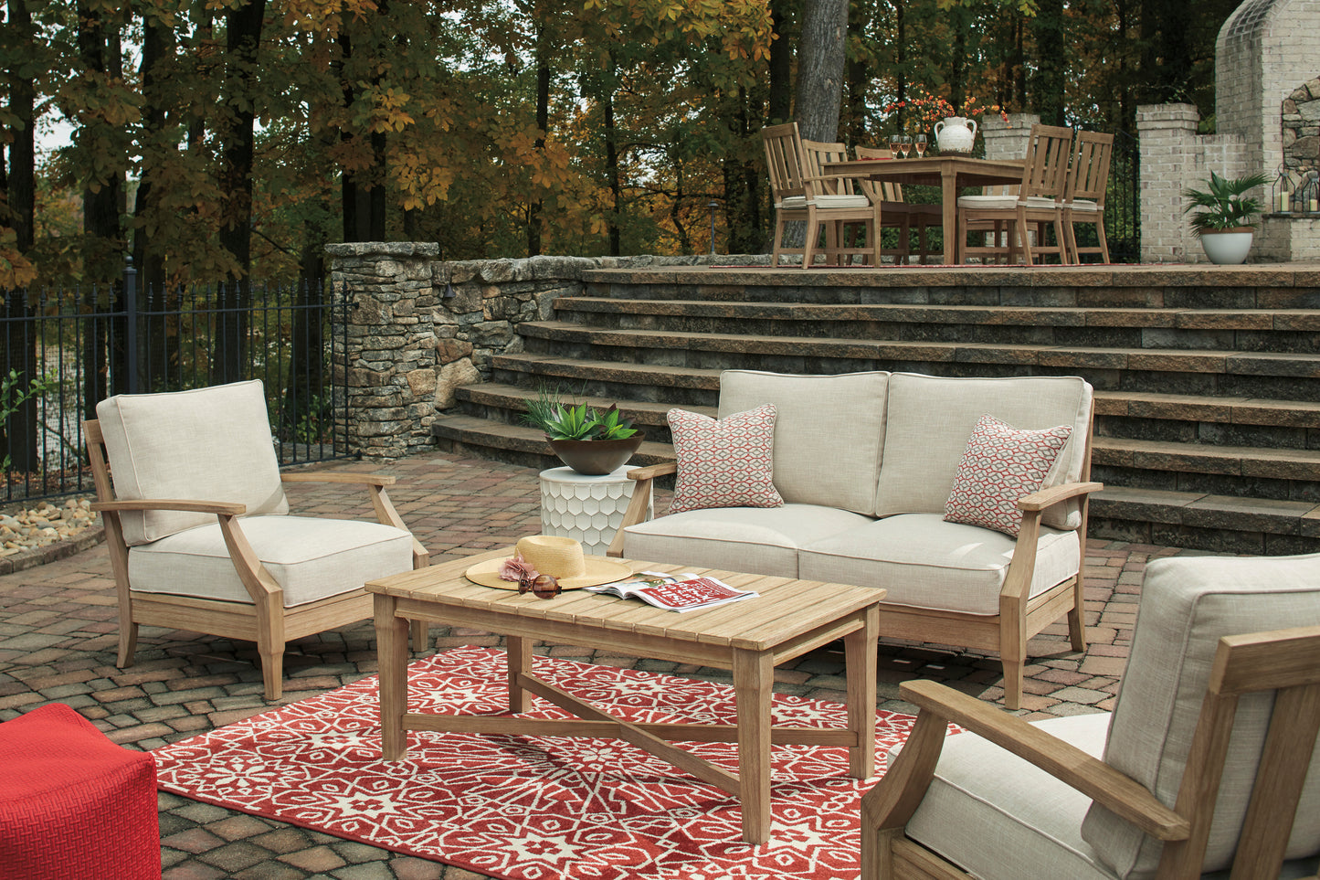Clare View Lounge Chair With Cushion