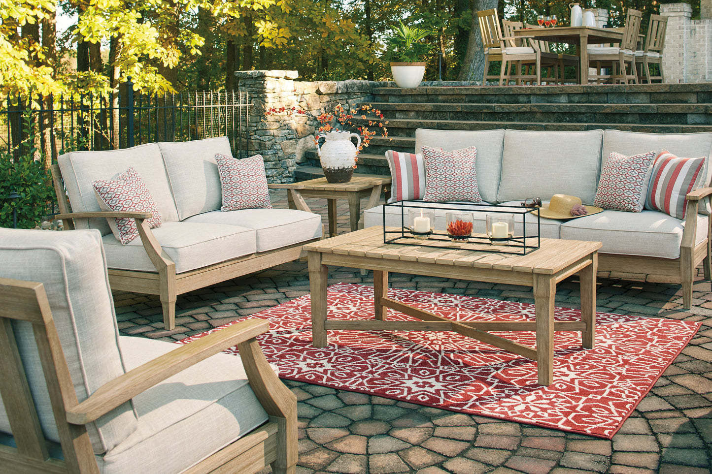 Clare View Sofa With Cushion