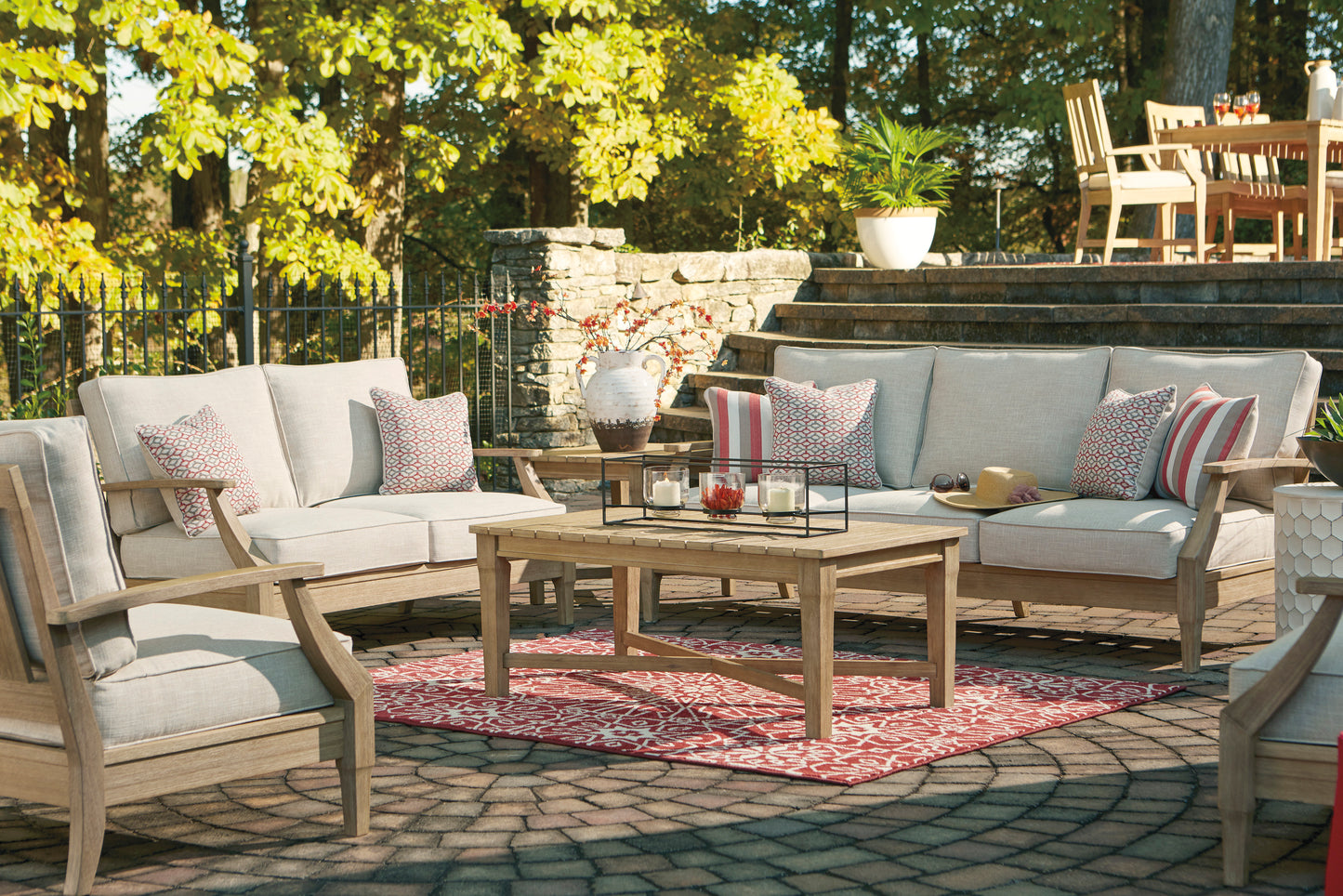 Clare View Sofa With Cushion