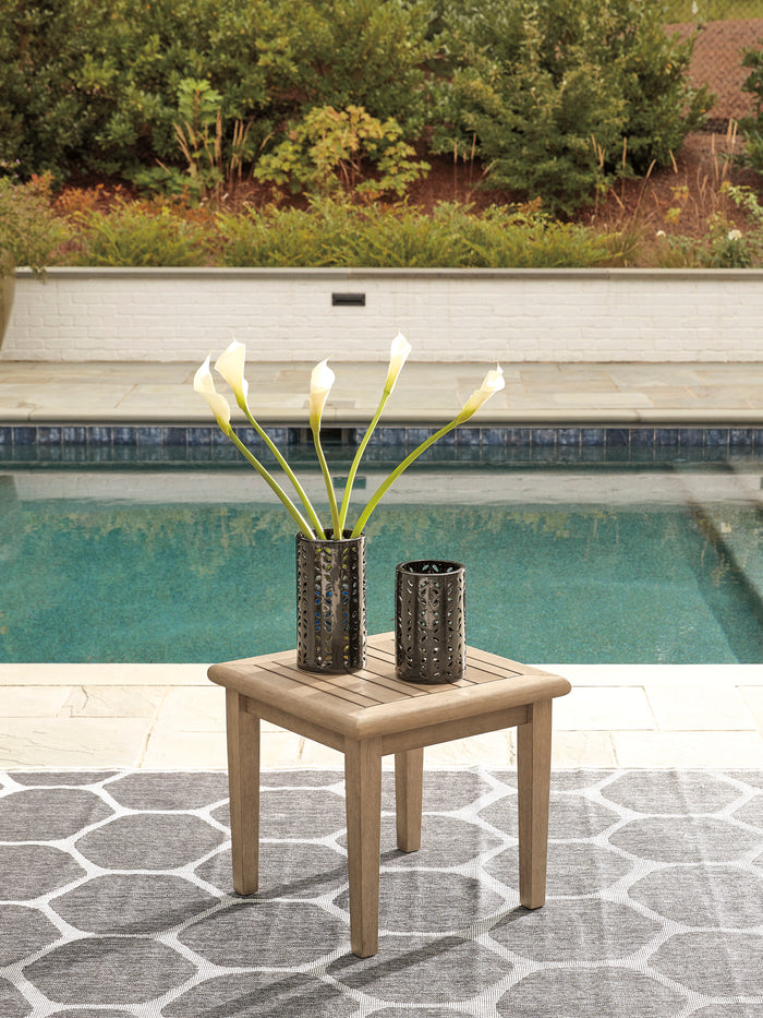 Gerianne Square End Table