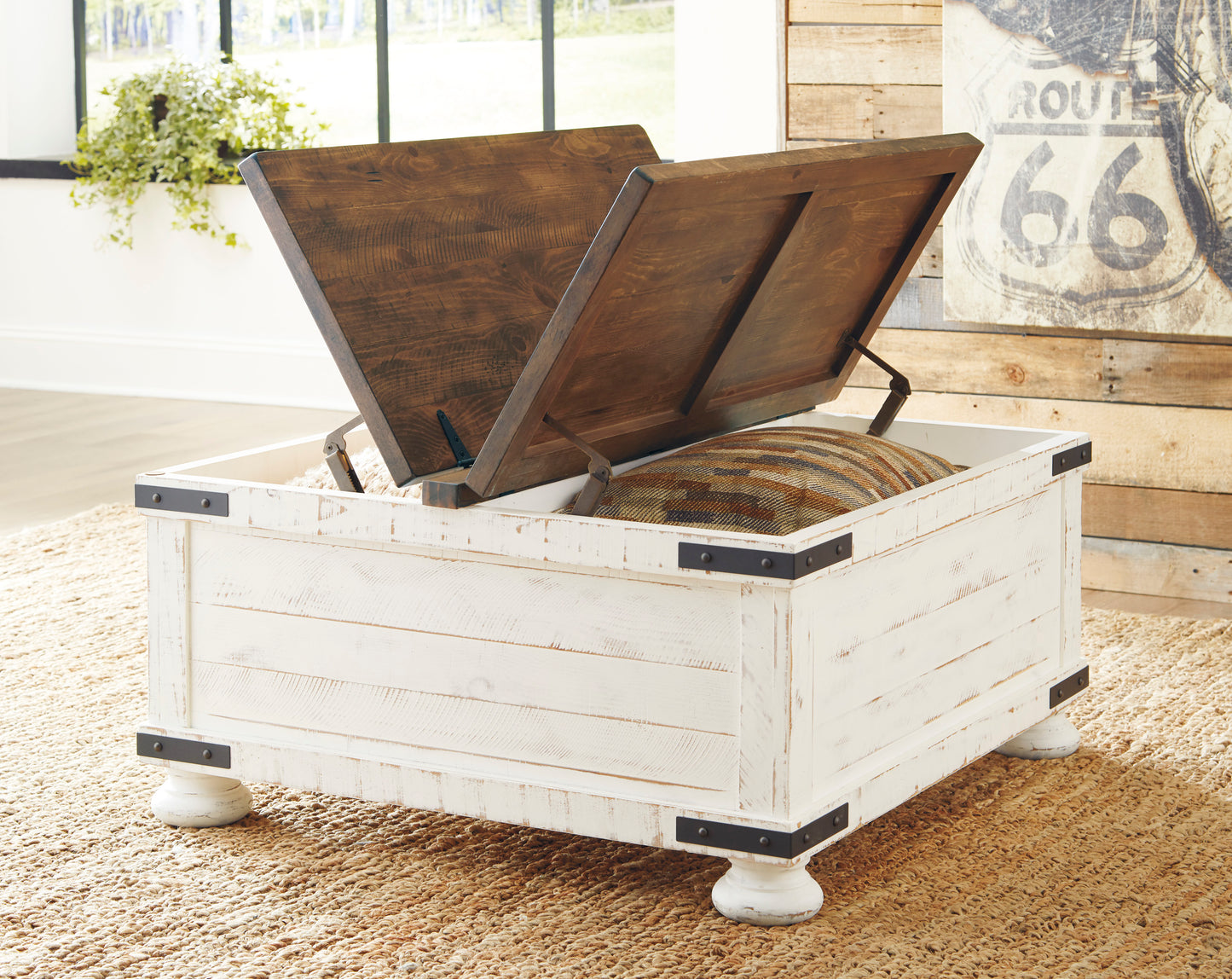 Wystfield Coffee table set (Coffee table + 2 end tables)