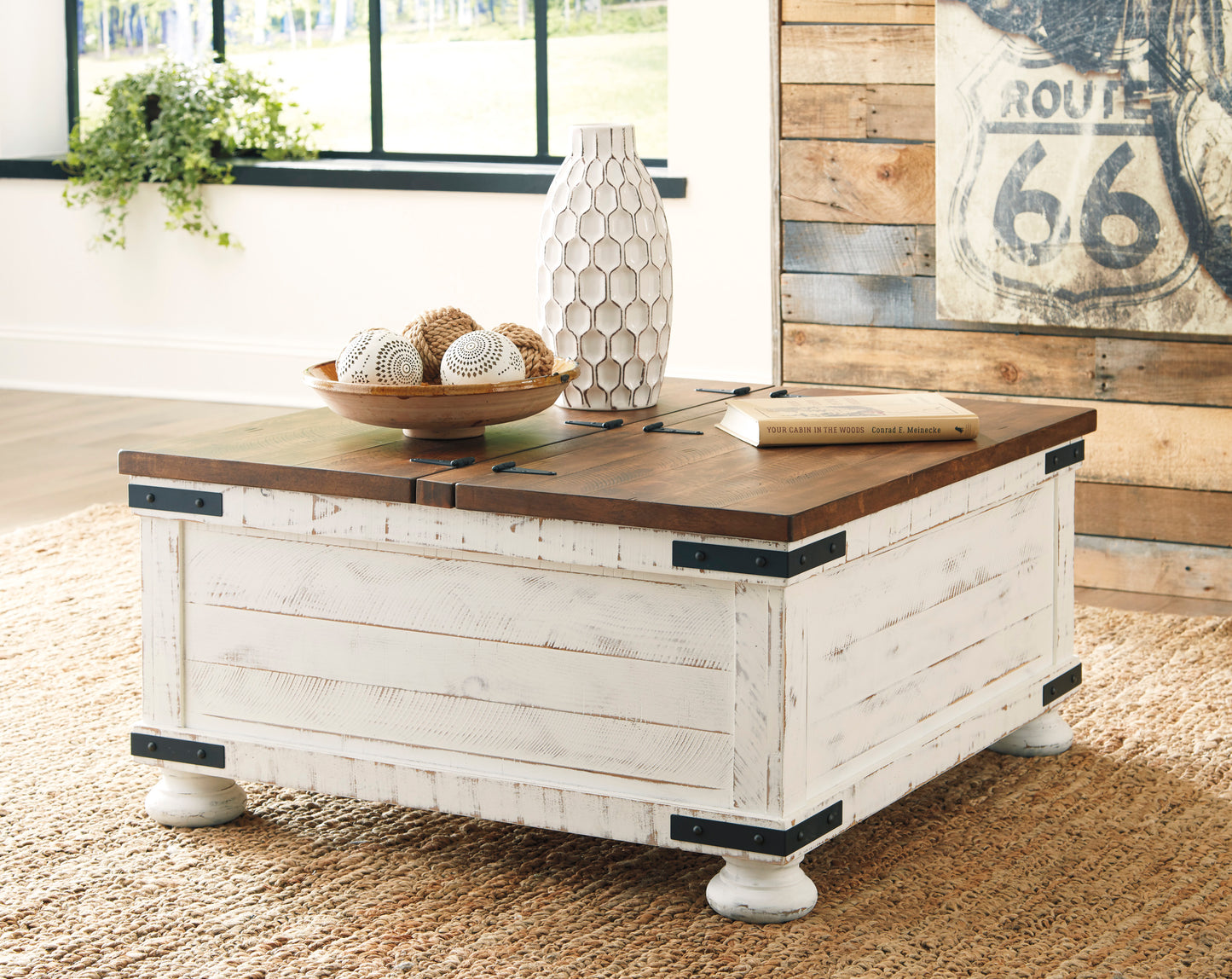 Wystfield Coffee table set (Coffee table + 2 end tables)