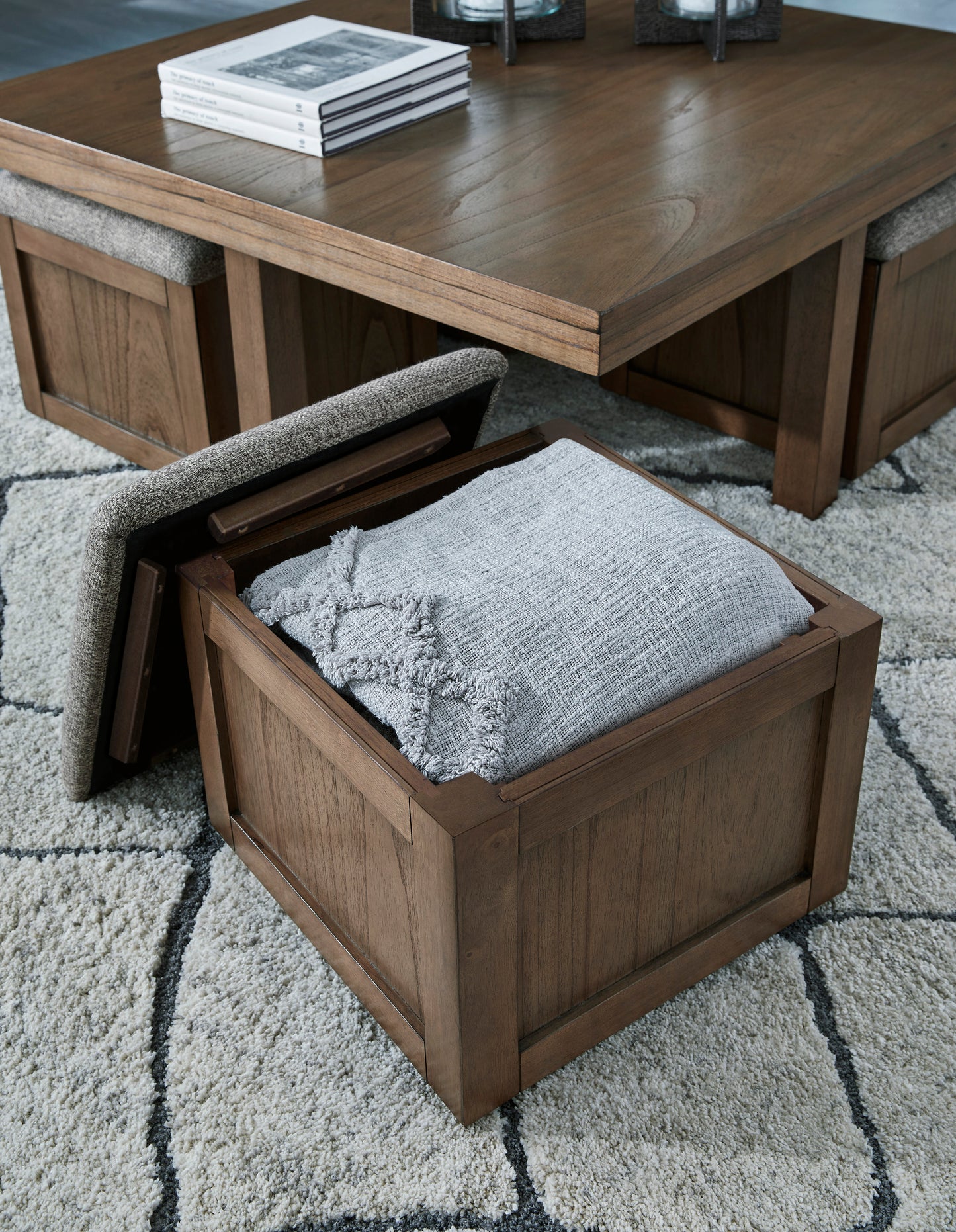 Boardernest Coffee Table With 4 Stools
